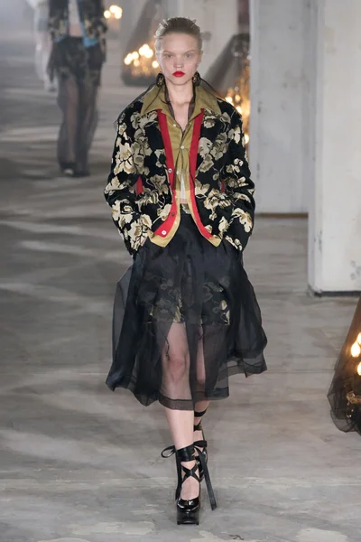 Look 35